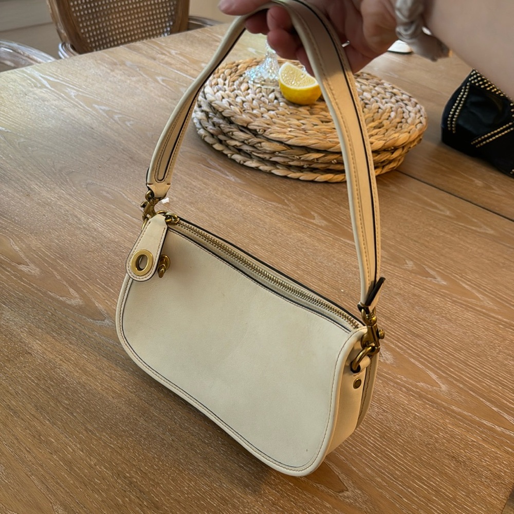 COACH SHOULDER BAG